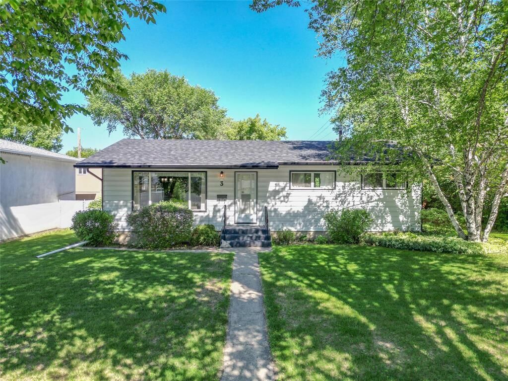 Property Photo: 3 Elmdale Boulevard MB R7B 1B5