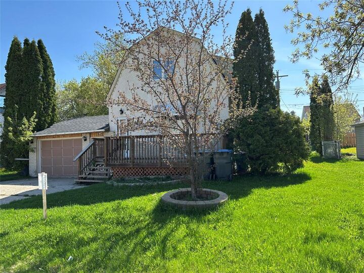 Property Photo: 12 Poplar Street MB R0E 1M0