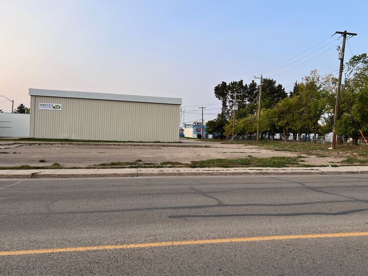 Property Photo:  53 St  AB T7A 1R6 