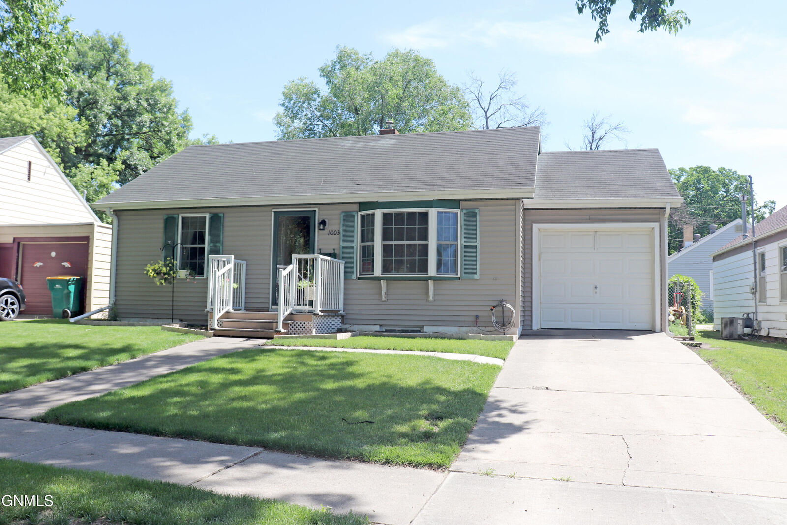 Property Photo:  1003 10th Street  ND 58501 