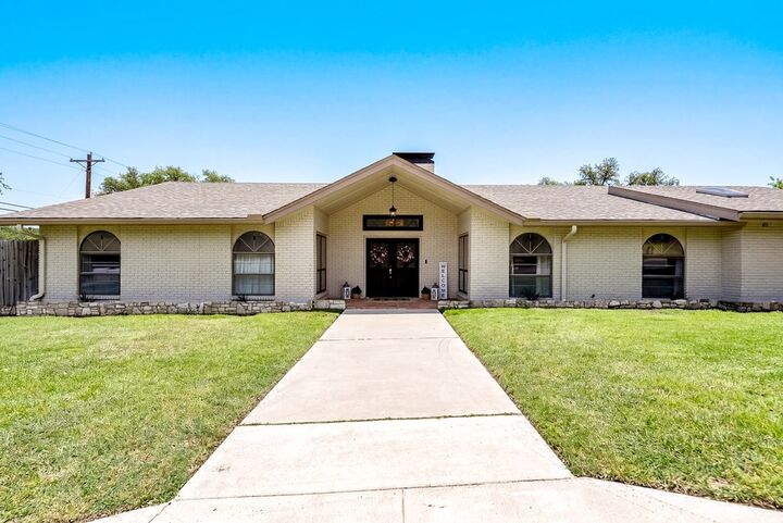 Property Photo:  443 Coronado Dr  TX 78028 