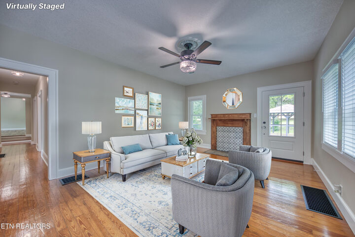 Property Photo: 917 Centeroak Drive TN 37920