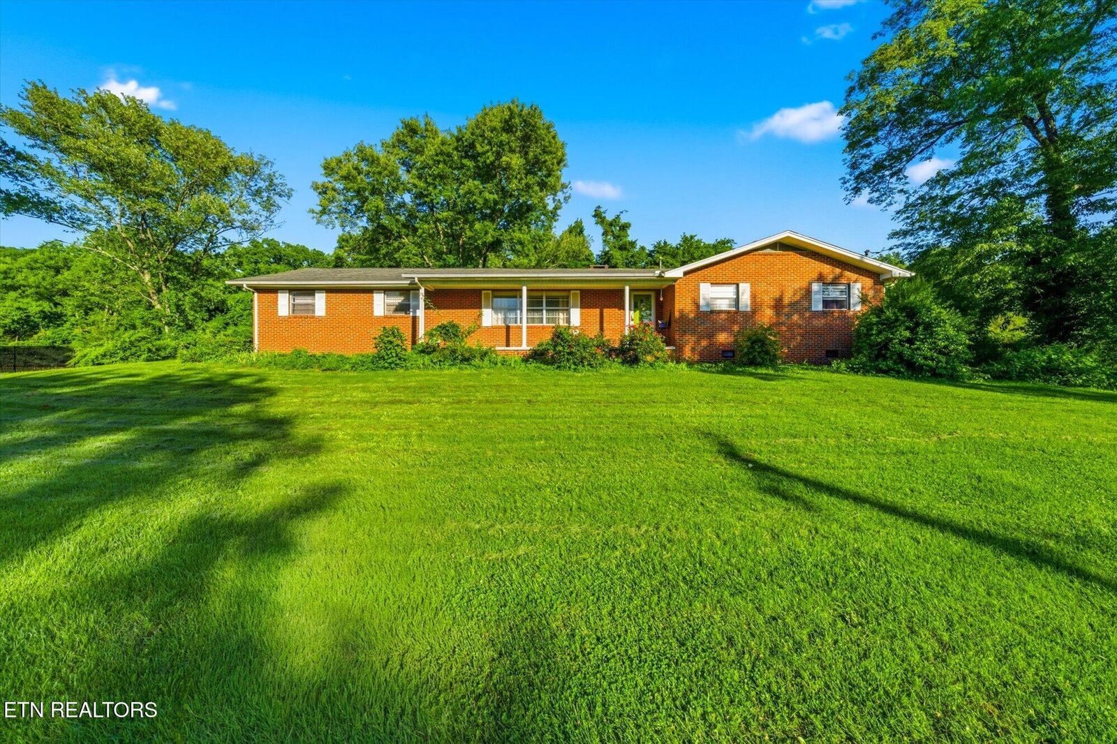 Property Photo: 4904 Guinn Rd TN 37931