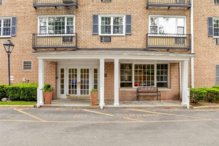 Property Photo:  4 Consulate Drive 3C  NY 10707 