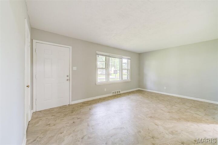 Property Photo: 6811 Brower Court MO 63134