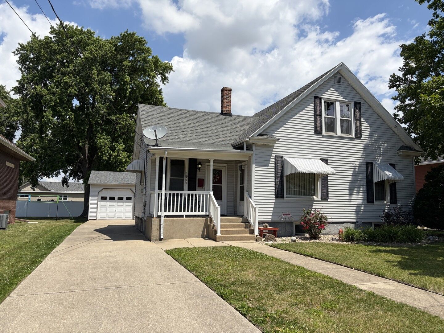 Property Photo:  1915 9th Street  IL 61354 