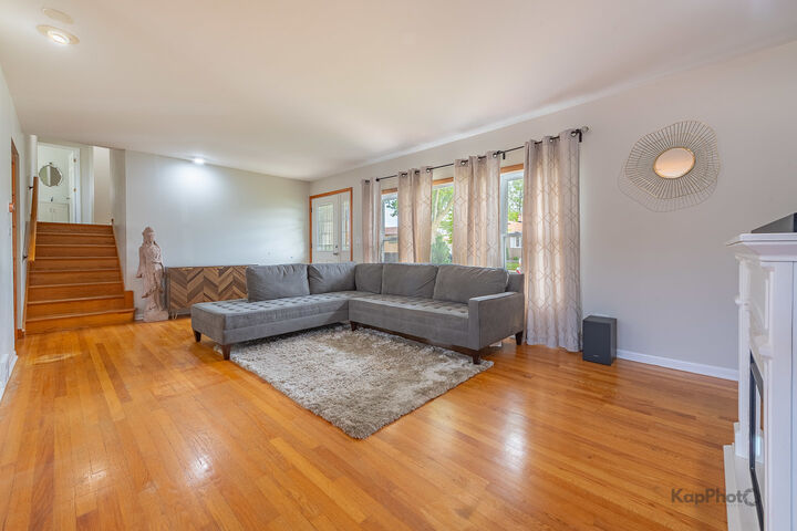 Property Photo: 8142 W Lyons Street IL 60714
