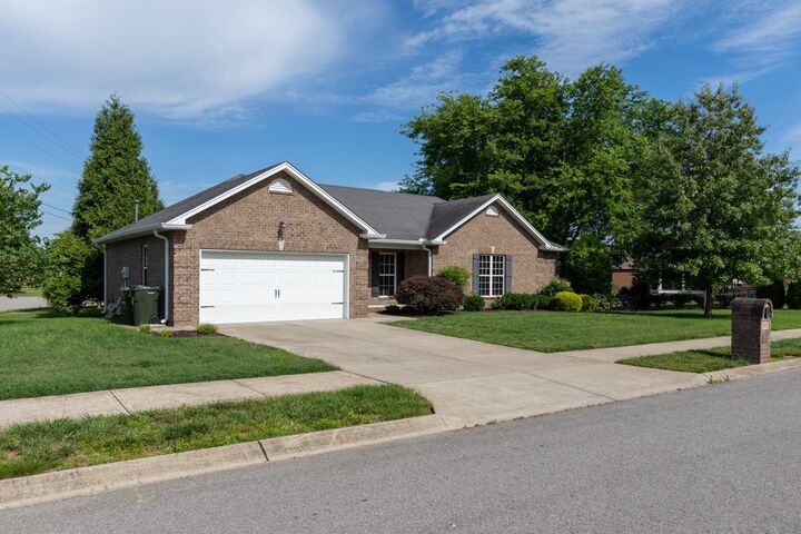 Property Photo:  151 Beacon St  TN 37066 