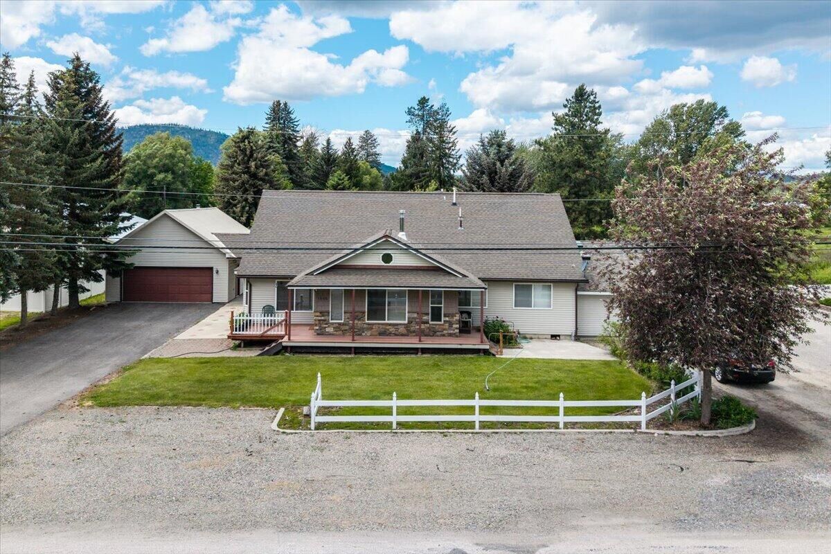 Property Photo:  1005 N 3rd St E  WA 99109 