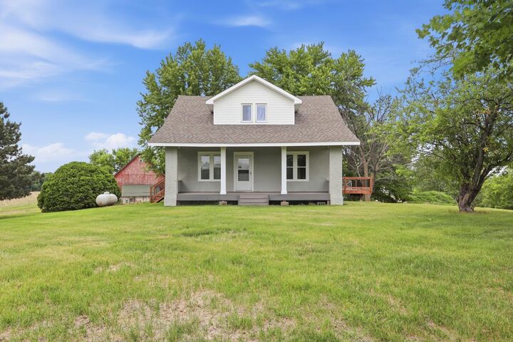 Property Photo: 11350 County Road 24 MN 55388