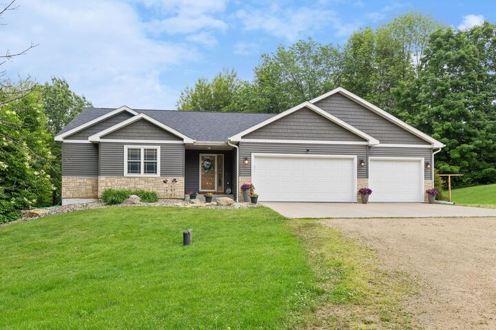 Property Photo: N7432 State Road 65 WI 54022
