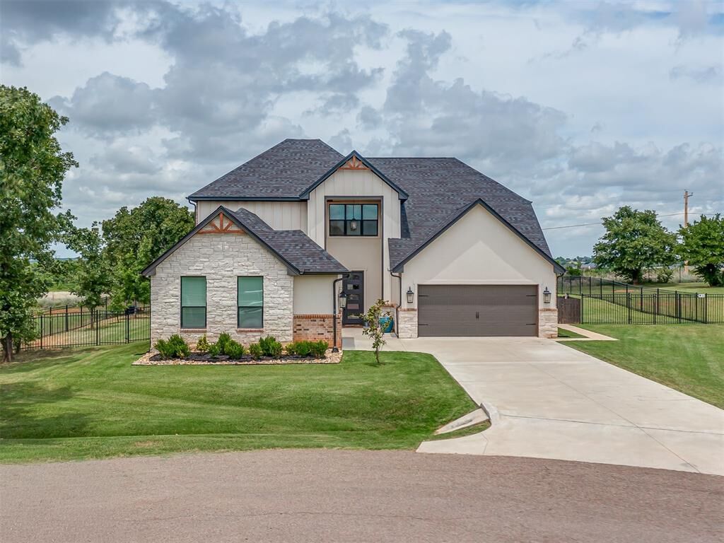 Property Photo:  2244 Jackson Lane  OK 73010 