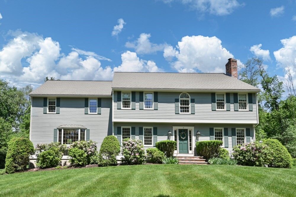 Property Photo:  19 Knollcrest Dr  MA 01810 