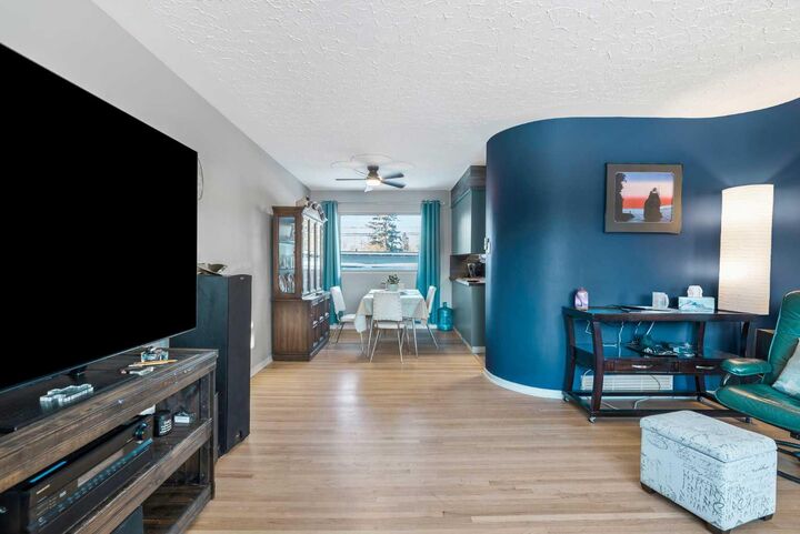 126 Springwood Drive SW — photo 1
