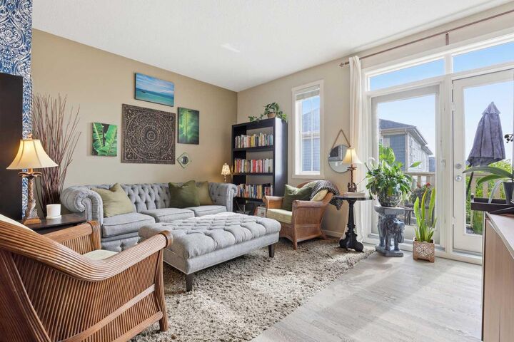 Property Photo: 20 Kinlea Common NW AB T2R 0S2