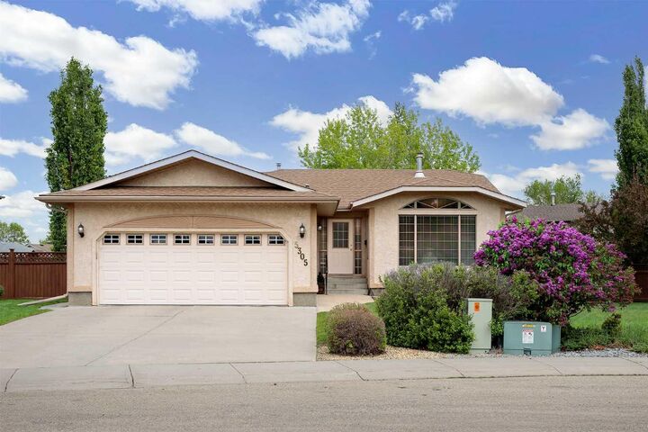 Property Photo: 5305 66 Street AB T4V 4M2