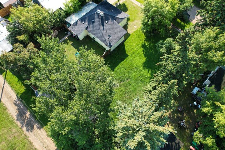 Property Photo: 3208 Olson St AB T0B 1H0