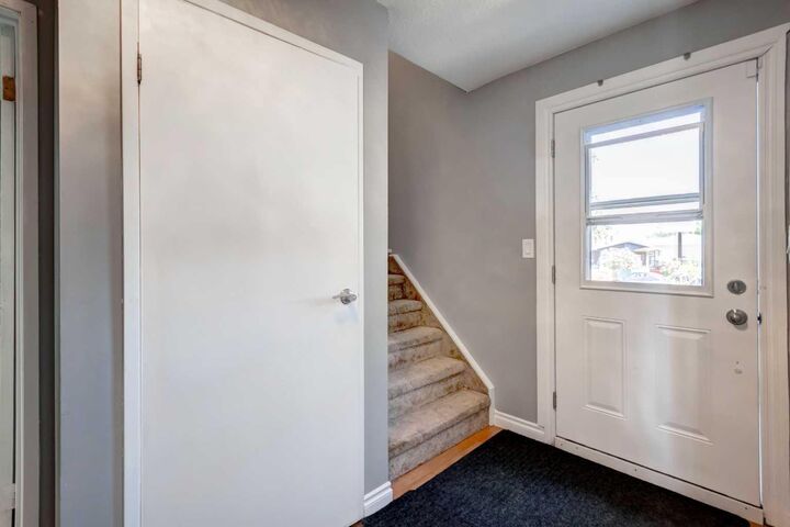 Photo de la propriété: 131 Dovertree Place SE AB T2B 2K3