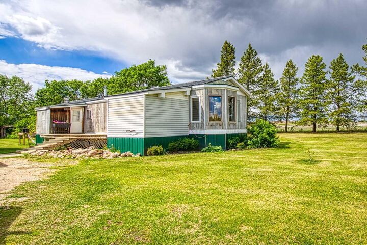 Property Photo:  742077 Rge Rd 95  AB T0H 3M0 