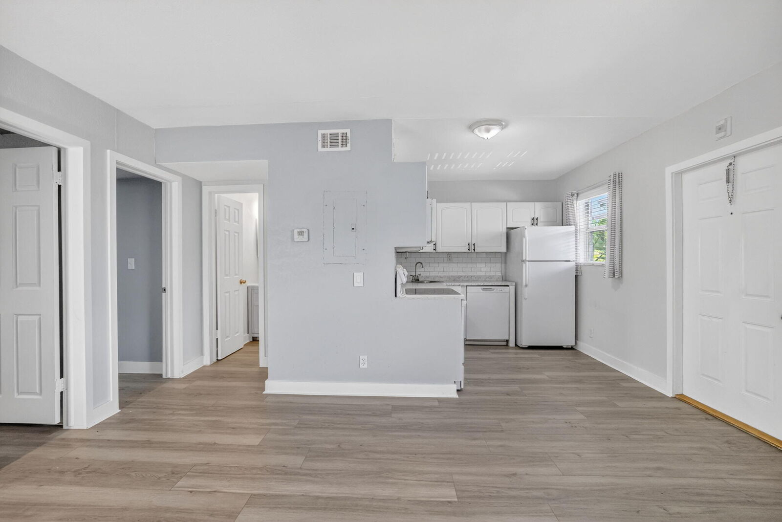 Property Photo:  2741 NE 8th Avenue 15  FL 33334 