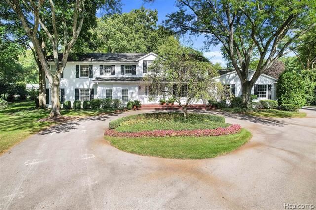 Property Photo:  27220 Willowgreen Court  MI 48025 