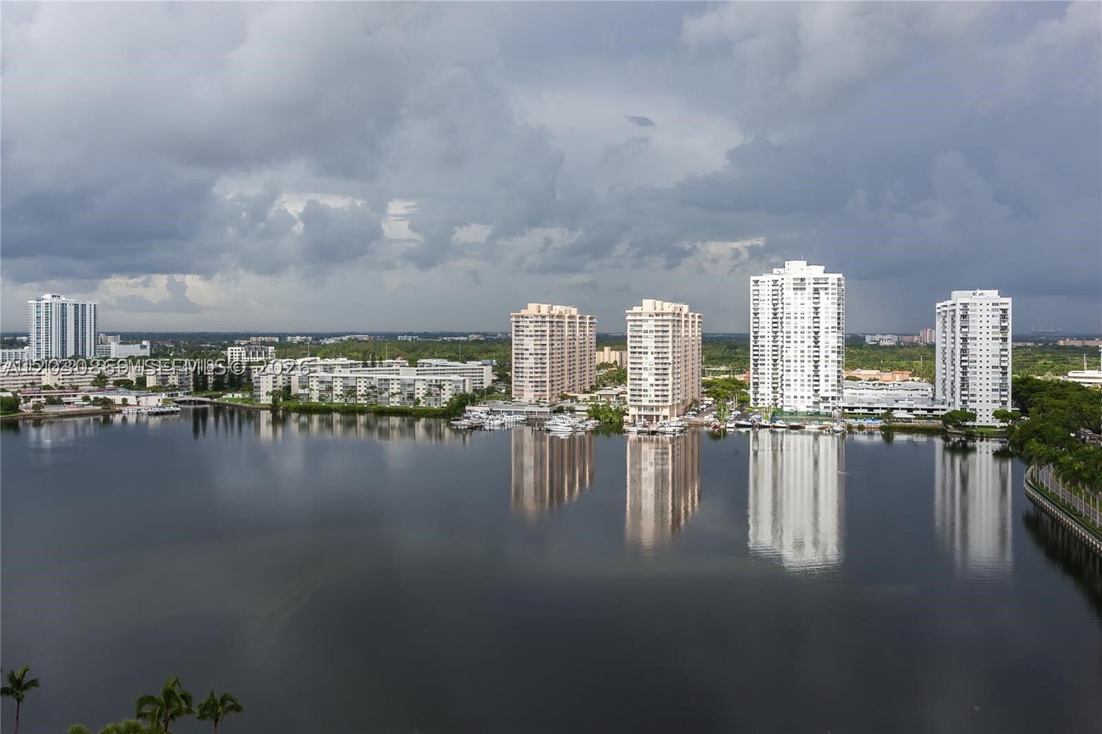 Property Photo:  18181 NE 31st Ct 1801  FL 33160 