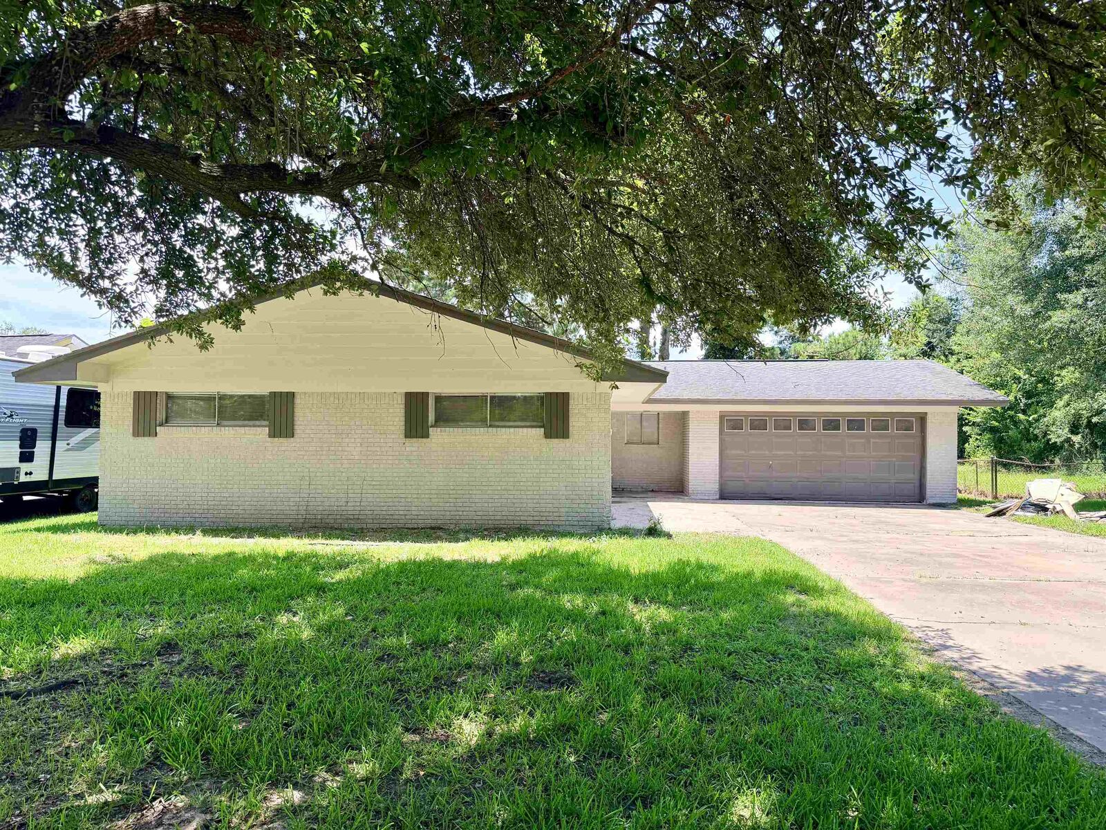 Property Photo:  121 Glynn  TX 77611 