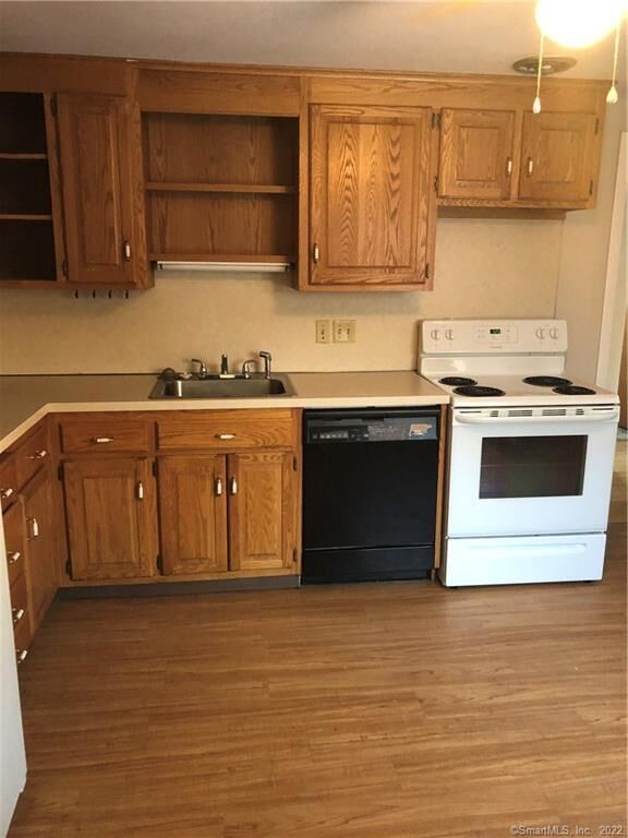 Property Photo: 21-27 Hartford Avenue 11 CT 06111