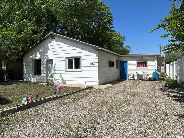 829 King Street — photo 1