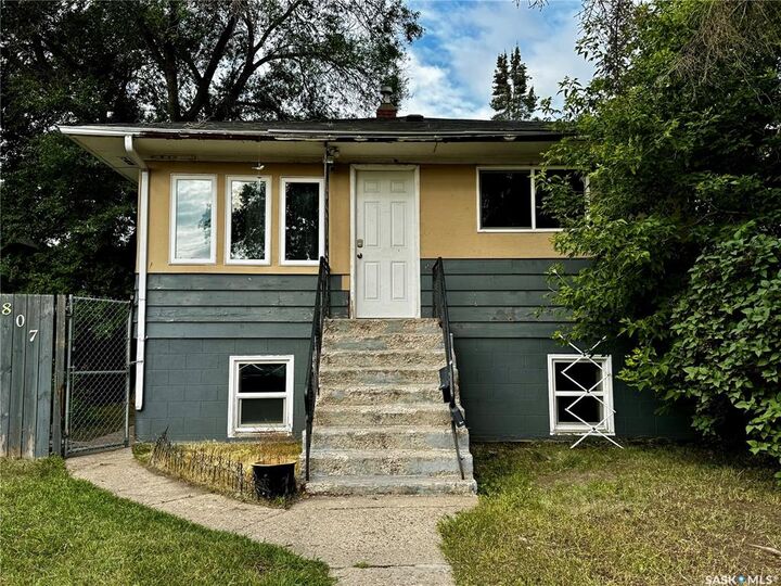 807 Weldon Avenue — photo 1