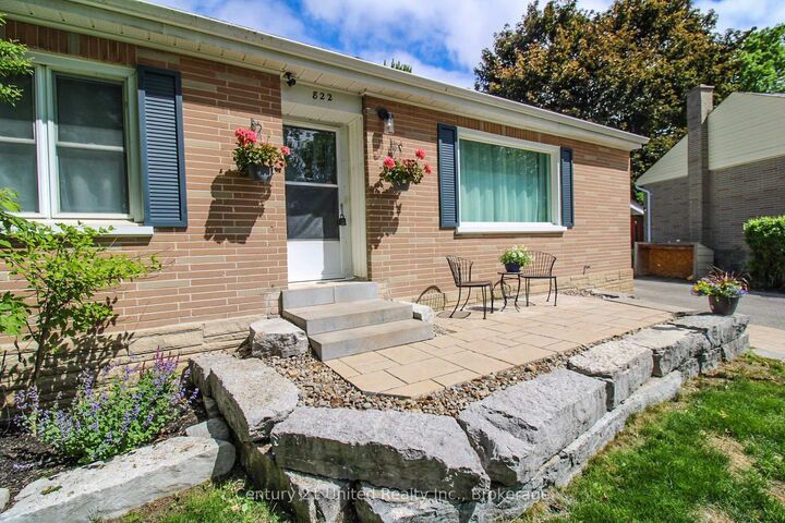 Property Photo: 822 Argyle Street ON K9H 5T3