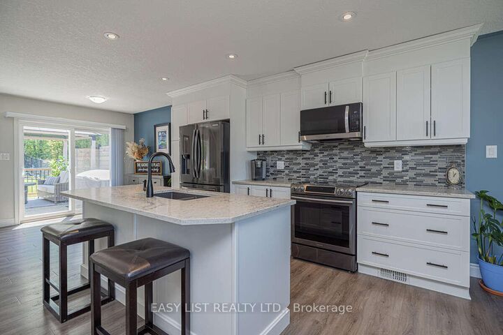 Property Photo: 19 Ralph Dalton Boulevard ON L0K 2A0