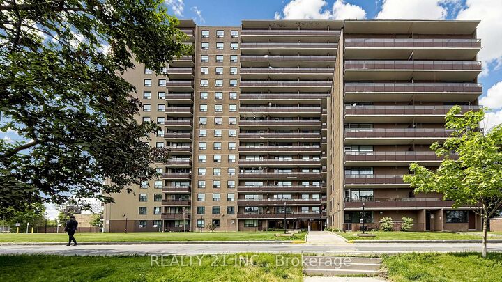 Property Photo: 180 Markham Road 819 ON M1M 2Z9