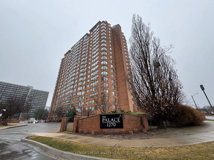 1270 Maple Crossing Boulevard 704 — photo 1