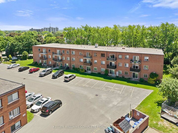 456 Carlton Street 37 — photo 1