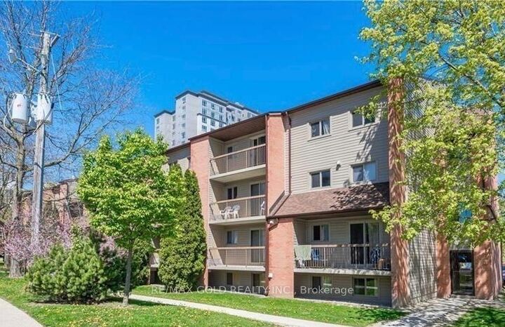 30 Hickory Street 111 — photo 1