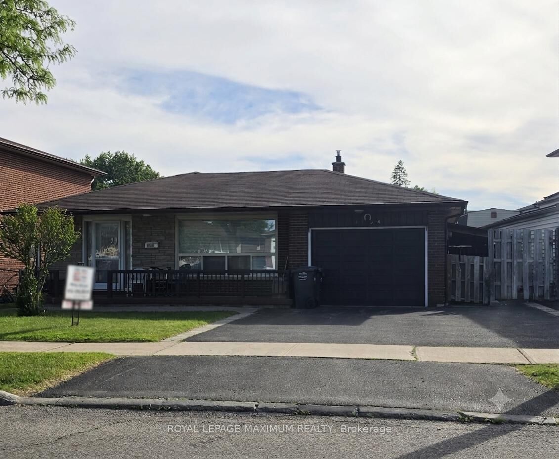 Property Photo: 4254 Brandon Gate Drive ON L4T 3K4
