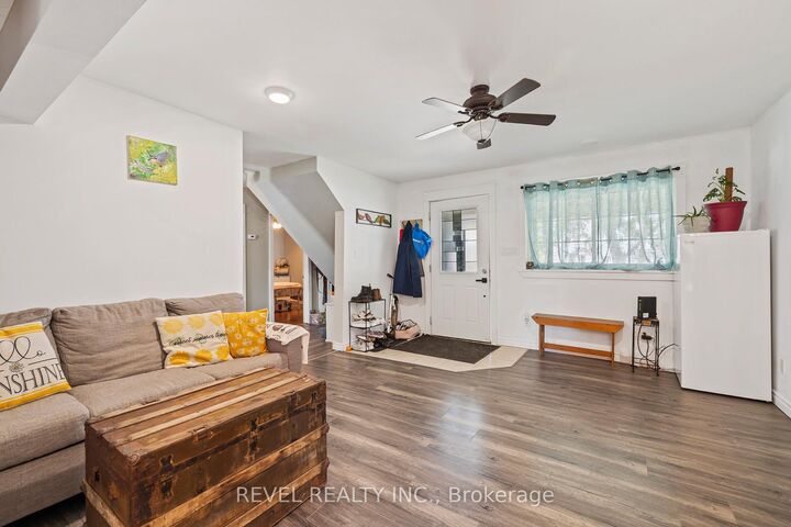 Property Photo: 54 Chestnut Street E ON L2T 1H1