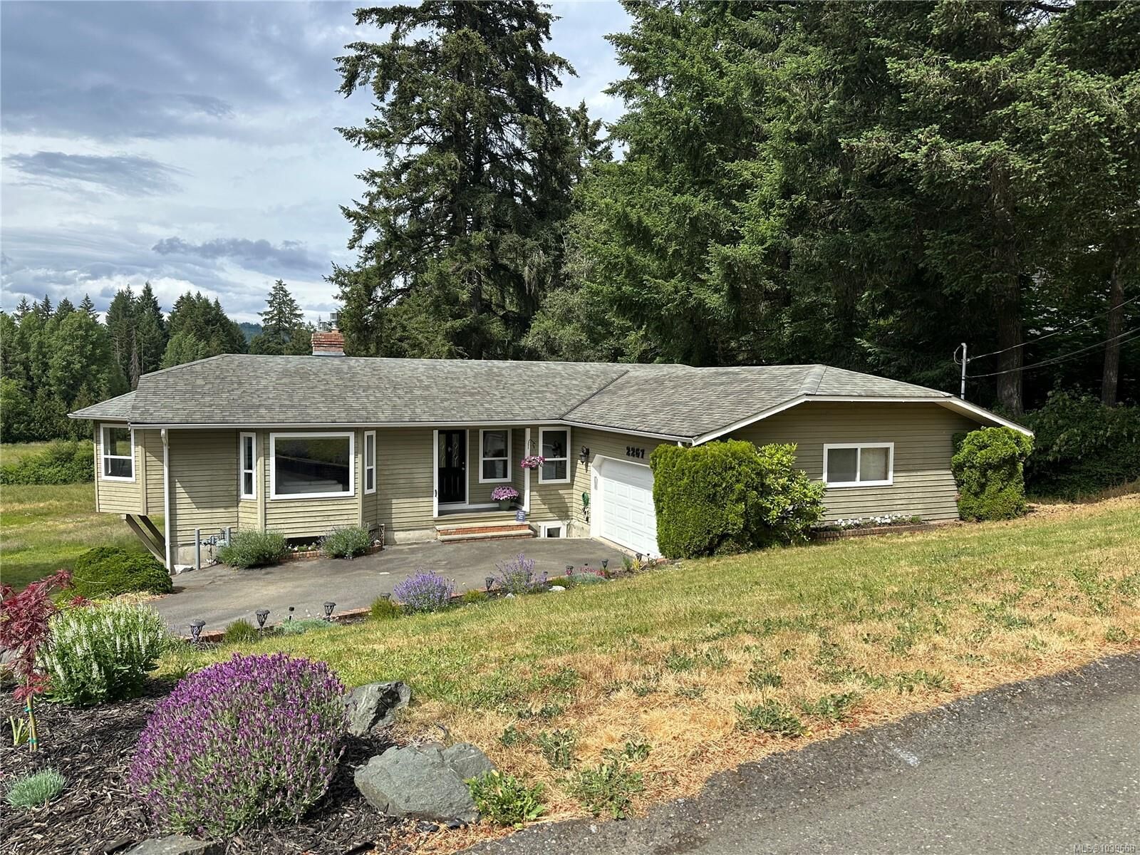 Property Photo: 2267 Regina Dr BC V9L 5V3