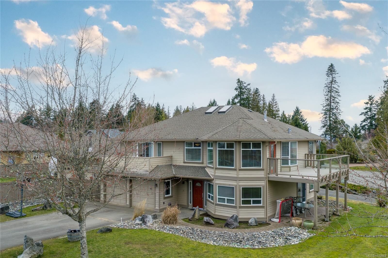 Property Photo: 615 Chinook Ave BC V9P 1A5
