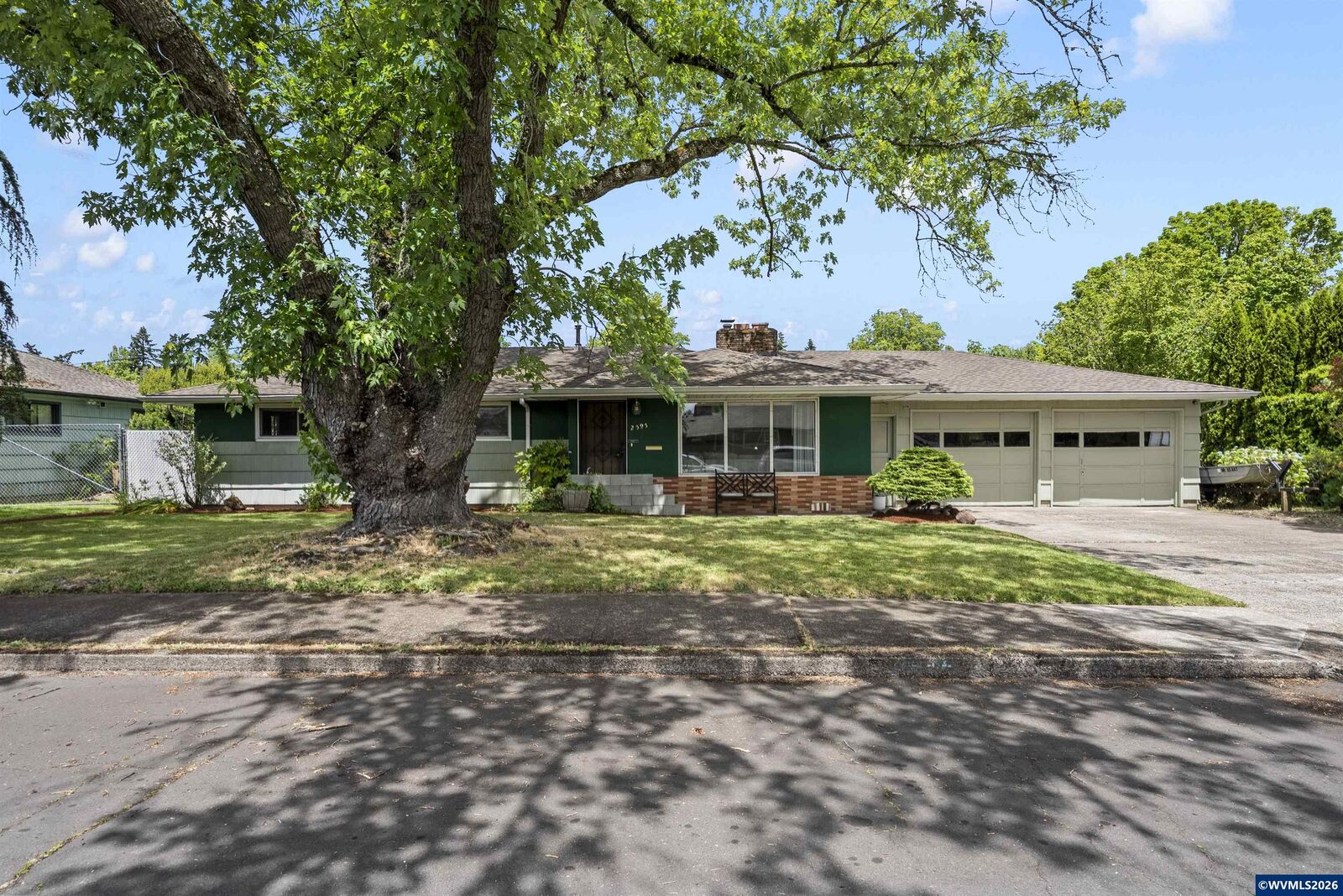 Property Photo:  2595 Wooddale Av NE  OR 97301 