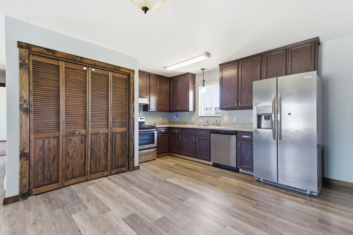 Property Photo: 1006 NE 28th Avenue SD 57401