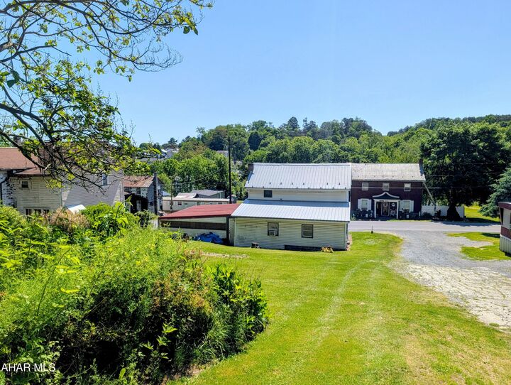 Property Photo: 423 Hollars PA 15537