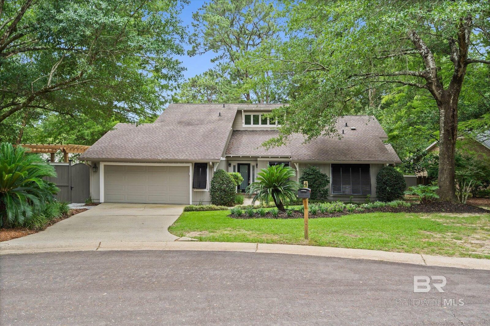 Property Photo: 4 Leslie Court AL 36532