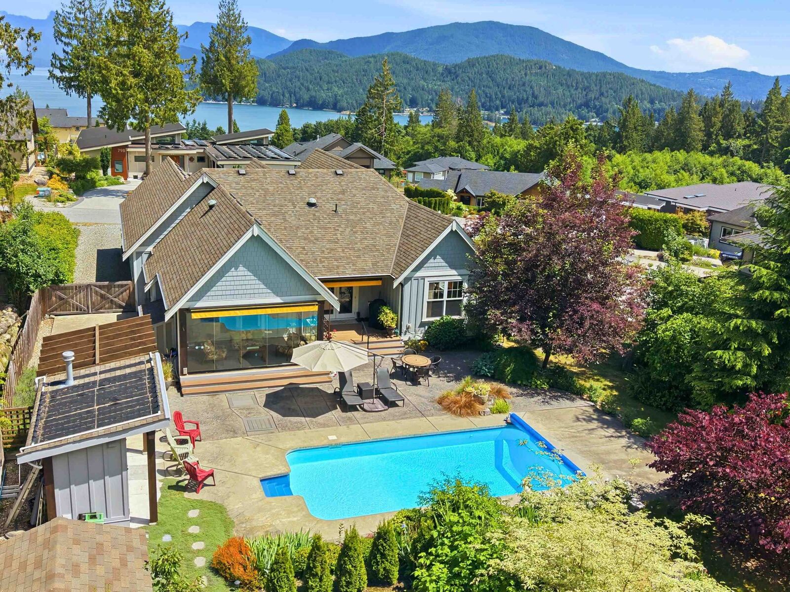 Property Photo: 795 Madison Place BC V0N 1V1