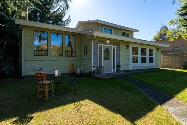 Photo de la propriété: 16376 96 Avenue BC V4N 2C1