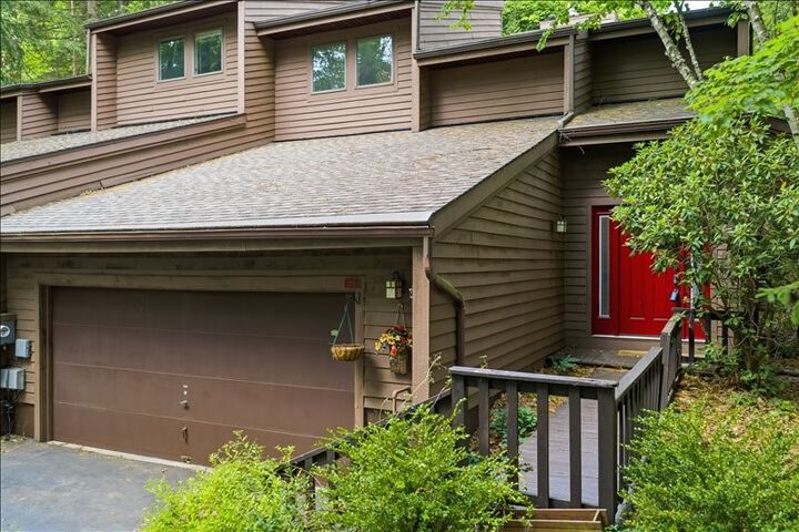 Property Photo:  202 Old Pennsylvania Avenue  NY 13903 
