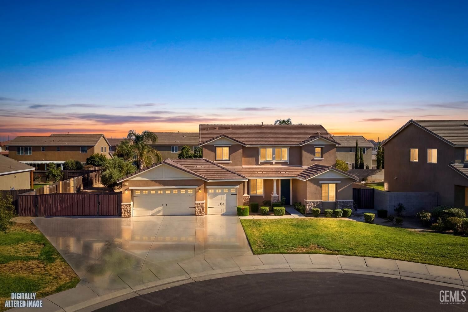 Property Photo:  15717 La Strada Court  CA 93314 