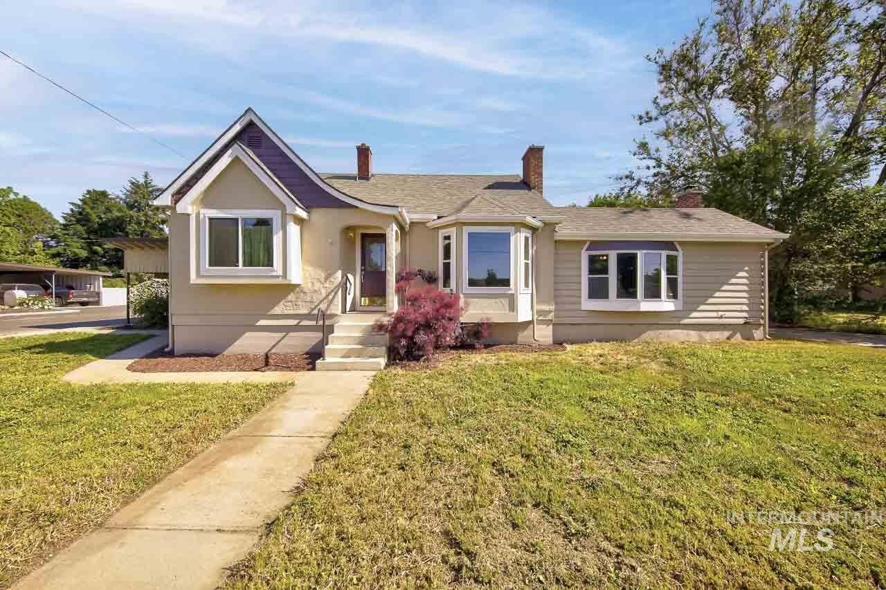 Property Photo:  1202 E Main Street  ID 83617 