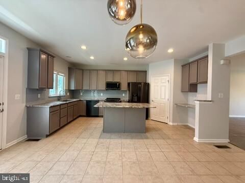 Property Photo: 7015 Trek Way VA 20155